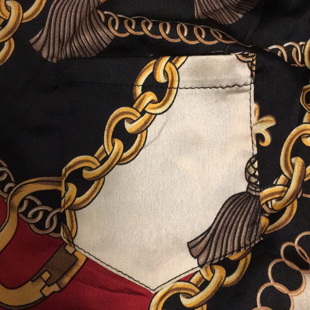 Chain Blouse - Picture 2 of 4